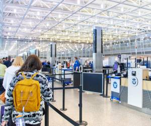 <i>La normativa, anunciada el pasado octubre, permite al DHS recolectar los datos biométricos. Foto de cortesía</i>