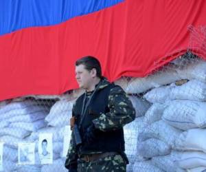 Junto a la escalada verbal, Ucrania seguía determinada este viernes a proseguir su ofensiva militar. (Foto: AFP)