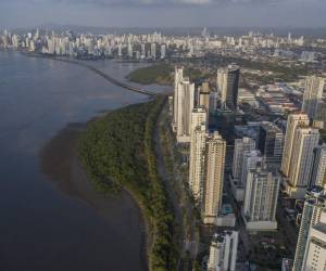 <i>Si bien el régimen cambiario fijo del país ayudará a frenar la volatilidad a corto plazo, el daño a la economía real y sus principales impulsores será evidente, apuntan. FOTO ARCHIVO E&amp;N</i>