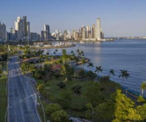 Aerial view showing an empty highway along the coast in Panama City, on March 22, 2020 during the global pandemic of the new coronavirus, COVID-19. - The death toll from the virus -- which has upended lives and closed businesses and schools across the planet -- surged to move than 14,300 Sunday, according to an AFP tally. (Photo by Luis ACOSTA / AFP)