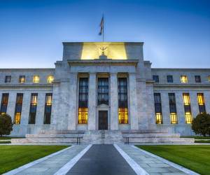 Fed sube los tipos de interés 0,25 puntos y advierte que economía de EEUU se desaceleró