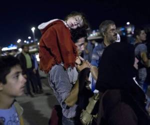 La mayoría de las familias que ingresar por el este de Europa buscan llegar a Alemania. (Foto: AFP)