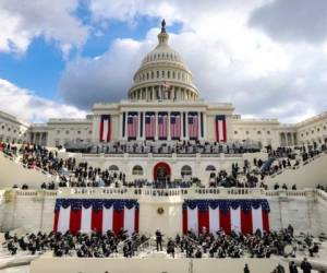 WASHINGTON, DC - 20 DE ENERO: Una vista general mientras los invitados asisten a la inauguración del presidente electo de los Estados Unidos, Joe Biden, en el frente oeste del Capitolio de los Estados Unidos el 20 de enero de 2021 en Washington, DC. Durante la ceremonia de inauguración de hoy, Joe Biden se convierte en el 46º presidente de los Estados Unidos. Tasos Katopodis / Getty Images / AFP