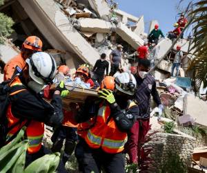 <i>Los equipos de búsqueda y rescate urbano de otros países desplegados ascienden ya a 30, sumando 1.600 efectivos y 100 perros para buscar víctimas entre los escombros. Foto de cortesía</i>