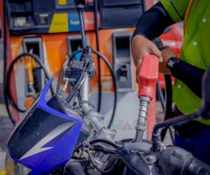 <i>La normativa establece un subsidio de 8 quetzales por galón de diésel (equivalente a aproximadamente US$1.03) y de 5 quetzales para la gasolina superior y regular (unos US$0.64 por galón). Foto de cortesía</i>