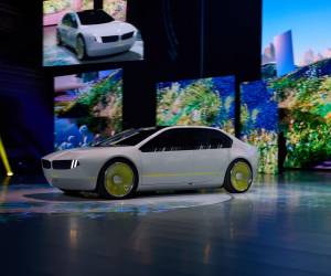 CES 2023: BMW presenta auto que cambia de color e interactúa digitalmente con el conductor