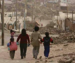 La población atrapada en pobreza extrema rondaba los 902 millones en 2012, lo que representaba el 12,8% de los habitantes del planeta. Hoy son 702 millones, el 9,6%.