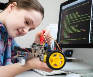 Mujeres ganan terreno en el área de las ciencias y tecnología