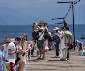 <i>El INGUAT resaltó que el incremento sostenido en la llegada de visitantes favorece la actividad económica de hoteles, restaurantes, operadores turísticos, comercios y otros prestadores de servicios. Foto de cortesía</i>