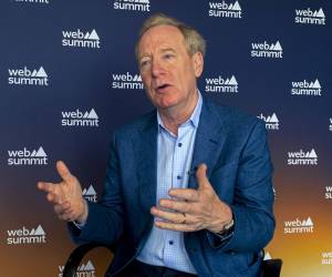 <i>El presidente de Microsoft, Brad Smith, conversa con EFE durante la décima edición de la Web Summit de Lisboa, uno de los mayores eventos tecnológicos del mundo. EFE/ Carlota Ciudad</i>