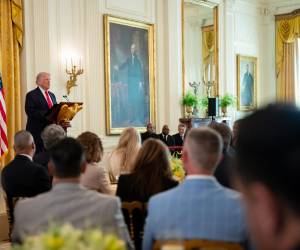 <i>El presidente de Estados Unidos, Donald Trump, anunció que, tras mantener conversaciones con autoridades paquistaníes, ha decidido aplazar dos semanas el ataque contra infraestructuras críticas iraníes. Foto de cortesía</i>