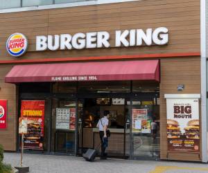 Burger King enfrenta demanda alegando que sus Whoppers son demasiado pequeños