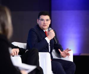 <i>Carlos Girón, vicepresidente corporativo de Imagen y Reputación Institucional de Grupo Financiero Atlántida, durante participación en el panel “Alta Confianza, Honduras”. FOTO YOSEPH AMAYA.</i>