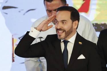 De la Espriella recibió este jueves las credenciales como Presidente Electo de Colombia. (Foto: EFE)