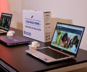 <i>Con 16 GB de memoria RAM, gráficos Intel Arc y batería de larga duración, estos equipos permiten editar videos, diseñar recursos y ejecutar múltiples aplicaciones simultáneamente durante la jornada laboral. Foto de cortesía</i>