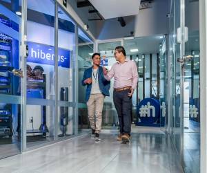 <i>Hiberus presta servicios de consultoría estratégica, desarrollo y mantenimiento tecnológico, outsourcing de TI y soluciones tecnológicas adaptadas a las necesidades de sectores como el público, financiero, telecomunicaciones, energía, industria, retail y más. Foto de cortesía</i>
