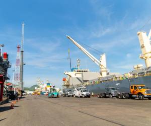 Las actividades de exportación aumentaron, de enero a abril, 5 % y las de importación 2.4 % en la suma acumulada de TEUs. Foto cortesía
