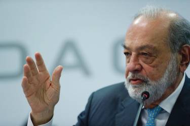 <i>El magnate mexicano Carlos Slim, habla durante una rueda de prensa en Ciudad de México (México). Archivo. EFE/Sáshenka Gutiérrez</i>