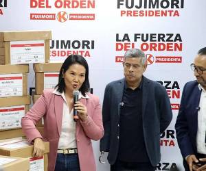 Fujimori ha llevado como candidatos a la primera y segunda vicepresidencia peruana a<b> Luis Galarreta y a Miguel Torres. (Foto: EFE)</b>