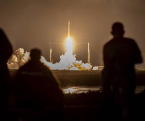 SpaceX pone en órbita 21 satélites Starlink