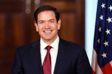 Rubio catalogó de inaceptable que funcionarios extranjeros emitan órdenes de arresto contra estadounidenses por publicaciones en redes sociales y que exijan a las plataformas tecnológicas estadounidenses que adopten políticas de moderación de contenido. EFE/EPA/WILL OLIVER