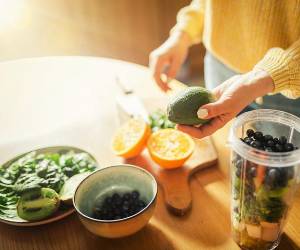 <i>Las personas de 45 años con las puntuaciones dietéticas más altas ganaron entre 1,9 y 3 años de vida en el caso de los hombres y entre 1,5 y 2,3 años las mujeres. Foto de Vasil Dimitrov / Getty Images/iStockphoto</i>