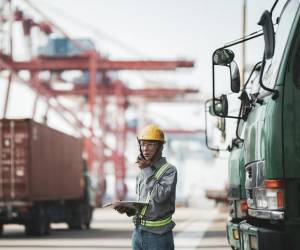 Las exportaciones chinas cayeron 7,5 % en mayo y se debilita su recuperación económica
