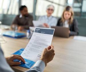 Conseguir un nuevo trabajo podría tomar casi dos meses, según LinkedIn