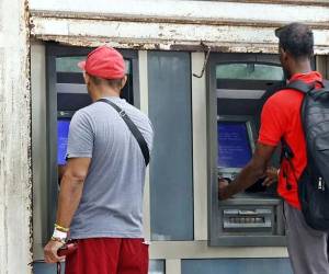 Sin Visa ni Mastercard, Cuba queda más aislada. (Foto: EFE)