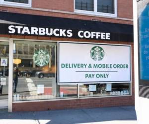 NEW YORK, NY - APRIL 06: A view outside Starbucks Coffee in Kips Bay during the coronavirus pandemic on April 6, 2020. The coronavirus (COVID-19) has spread to 209 countries and territories around the world, claiming almost 75,000 lives and infecting over 1.3 million people. (Photo by Noam Galai/Getty Images)