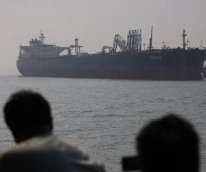 En principio, se acordaría que ambas partes eliminarían las restricciones al tránsito por el estrecho de Ormuz. (Foto: EFE)