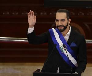 La publicación del presidente salvadoreño se da en momentos en que el bitcóin cayera ayer sábado por debajo de los 20,000 dólares. Fotografía: EFE