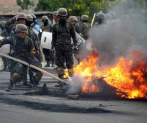 Desde el viernes, el gobierno desplegó a miles de militares y policías en las diferentes regiones del país para disuadir a los manifestantes. (Foto: AFP).