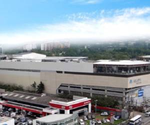 Cuenta con una superficie total construida superior a 135.000 m2, distribuidos en cuatro niveles de comercio y seis de parqueos con capacidad para 1.900 automóviles aproximadamente. (Foto: Cortesía).