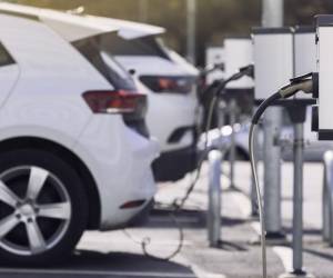 A medida que evolucionan las carreras de vehículos eléctricos y autonomía, Morgan Stanley enfatizó que los inversores deberían observar de cerca el sector. Foto de Marcus Lindstrom / Getty Images/iStockphoto