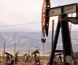 A las 1035 GMT, el petróleo en Nueva York para entrega en septiembre cedía US$0,57, a US$47,57 por barril; y el crudo Brent perdía US$0,99, a US$53,63 por barril, su nivel más bajo desde el 19 de marzo.