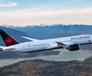 Con más de 55 vuelos diarios y 80.000 asientos semanales, la empresa afirma que ofrecerá el servicio más completo entre las aerolíneas canadienses hacia la región. Foto cortesía