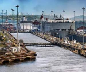 Además del tránsito de embarcaciones, la Autoridad del Canal de Panamá maneja otros negocios como la venta de energía, que genera millones de dólares.