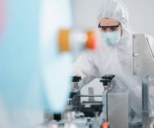 <i>Actividades vinculadas a las zonas francas, especialmente la manufactura avanzada y los dispositivos médicos, continúan mostrando dinamismo en Costa Rica. Foto de iStock</i>