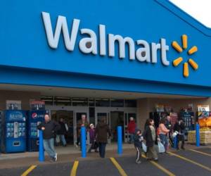 Anuncios se inscriben en el marco de un plan de inversiones de US$1.000 millones presentado el jueves por Wal-Mart, que prevé reducir los beneficios a corto plazo. (Foto: Archivo).