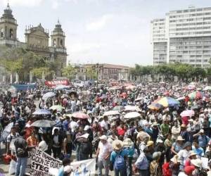 La movilización se desarrolló sin contratiempos y sin interferir el tráfico en las principales calles de la capital guatemalteca y fue convocada por el líder sindical Joviel Acevedo. Foto cortesía