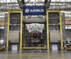 (FILES) This file photo taken on March 21, 2018 shows a view of the Airbus A380 assembly site in Blagnac, southern France. - European aviation giant Airbus on April 29, 2020 reported a first quarter net loss of 481 million euros (521,800,000 USD) under the impact of the coronavirus crisis. (Photo by PASCAL PAVANI / AFP)