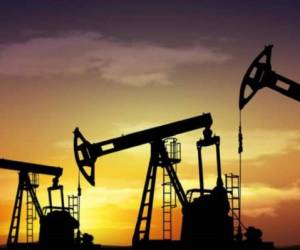 “Los precios del petróleo han aplastado el sector energético y es­tán filtrándose a todas partes”, dice Andrew Herenstein, cofundador de Monarch Alternative Capital LP. (Foto: laprensa.hn).