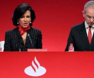 La presidenta del banco, Ana Patricia Botín, habla durante la última junta general extraordinaria de accionistas. (Foto: AFP)