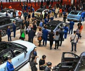 La iniciativa busca proteger la industria nacional frente a prácticas de dumping y se aplicará exclusivamente a países con los que México no tiene tratados comerciales, como China, Corea del Sur, India, Indonesia, Rusia, Tailandia y Turquía.. (Photo by Hector RETAMAL / AFP)