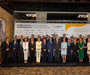 En el marco del VIII Congreso CEAPI, el Rey Felipe Felipe ha recibido en Granada a una delegación de empresarios iberoamericanos. Foto cortesía