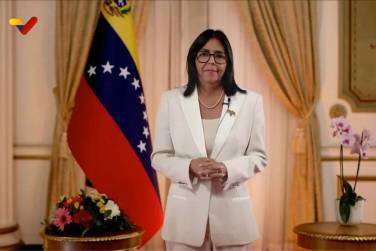 <i>El anuncio de Delcy Rodríguez representa un nuevo compromiso público con la celebración de elecciones y la renovación del árbitro electoral venezolano, pero no despeja las principales incertidumbres sobre el futuro político del país. (Foto: EFE)</i>
