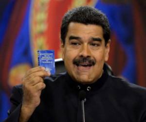 Venezuelan President Nicolas Maduro speaks during a press conference for foreign correspondents at the Miraflores presidential palace in Caracas on June 22, 2017. / AFP PHOTO / FEDERICO PARRA