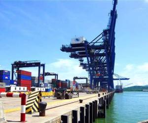 Con la ampliación del puerto de Balboa, la capacidad anual crecería a 4,5 millones de TEU o contenedores de 20 pies de largo.