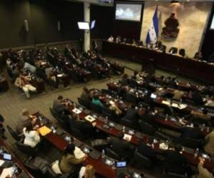 Una de las mayores preocupaciones de varios sectores y parlamentarios es la reducción del presupuesto de Educación y el de Salud. (Foto: laprensa.hn).